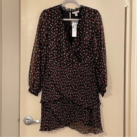 TOPSHOP Pleated Ruffle‎ Floral Dress in Black Multi - Picture 5 of 10